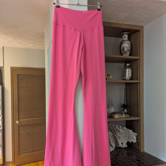 OFFLINE By Aerie Real Me High Waisted Crossover Flare Legging size L - Picture 4 of 6